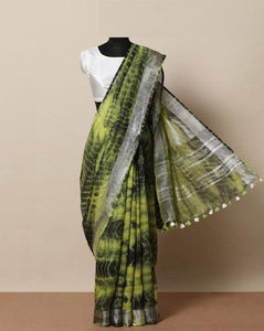 Gratifying Green Digital Printed Linen Zari Patta Saree with Murmurous Blouse Piece