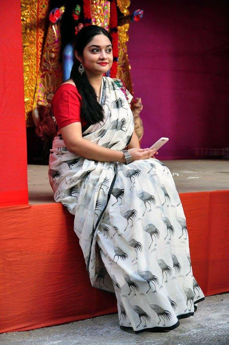 Incomparable White Digital Printed Linen Zari Patta Saree with Blouse Piece