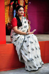 Incomparable White Digital Printed Linen Zari Patta Saree with Blouse Piece