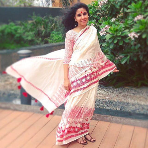 Sophisticated Off White & Dark Pink Digital Print Linen Sarees